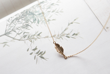 one leaf Necklace